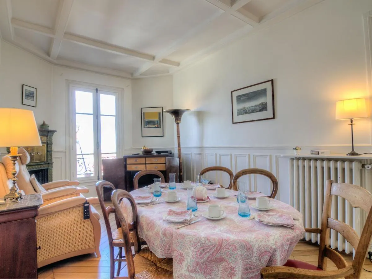 Leclerc A Appartement *